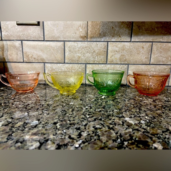 Other - Four Depression Tea Cups